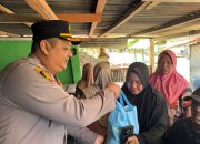 Kapolres Boalemo Bagi-bagi Sembako di Botumoito, Wujud Polri Bantu Warga yang Dilanda Musibah