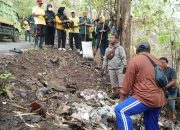 Ciptakan Lingkungan Bersih dan Sehat, Thariq-Nurjanah Pimpin Aksi Grebek Sampah di Desa Bualemo
