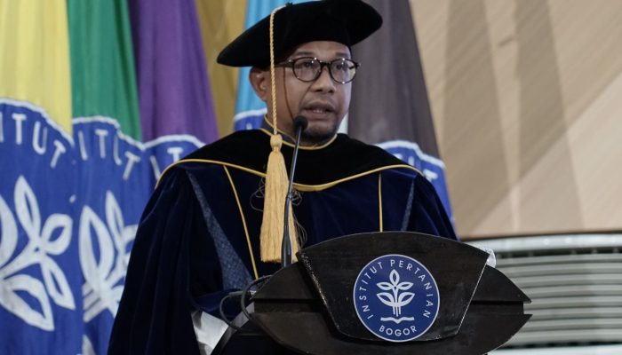 Prof. Sofyan Sjaf Dikukuhkan sebagai Guru Besar IPB, Gaungkan Manifesto Dekolonisasi Data Desa